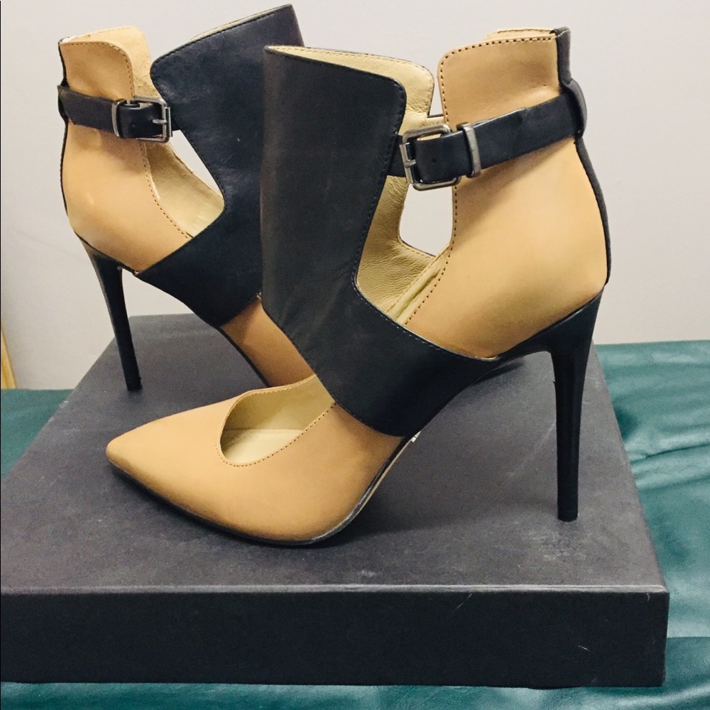 NEW!! Kenneth Cole pumps 9.5